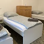 Uniaparts Ξενοδοχείο με διαμερίσματα *